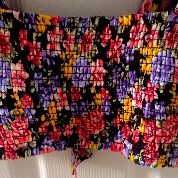 Boho Crop top tie on front never worn!!! - Picture 6 of 8